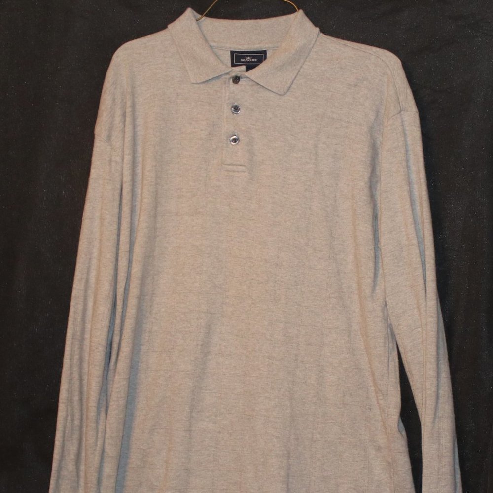 Men's Gray Dockers Long Sleeve Polo. Size Medium.